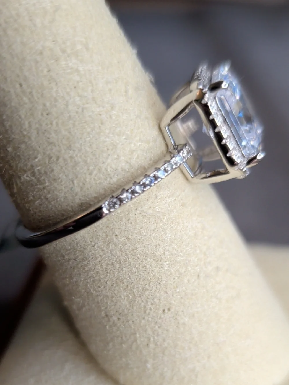 Halo Engagement Ring - 925 Sterling Silver - Cubic Zirconia